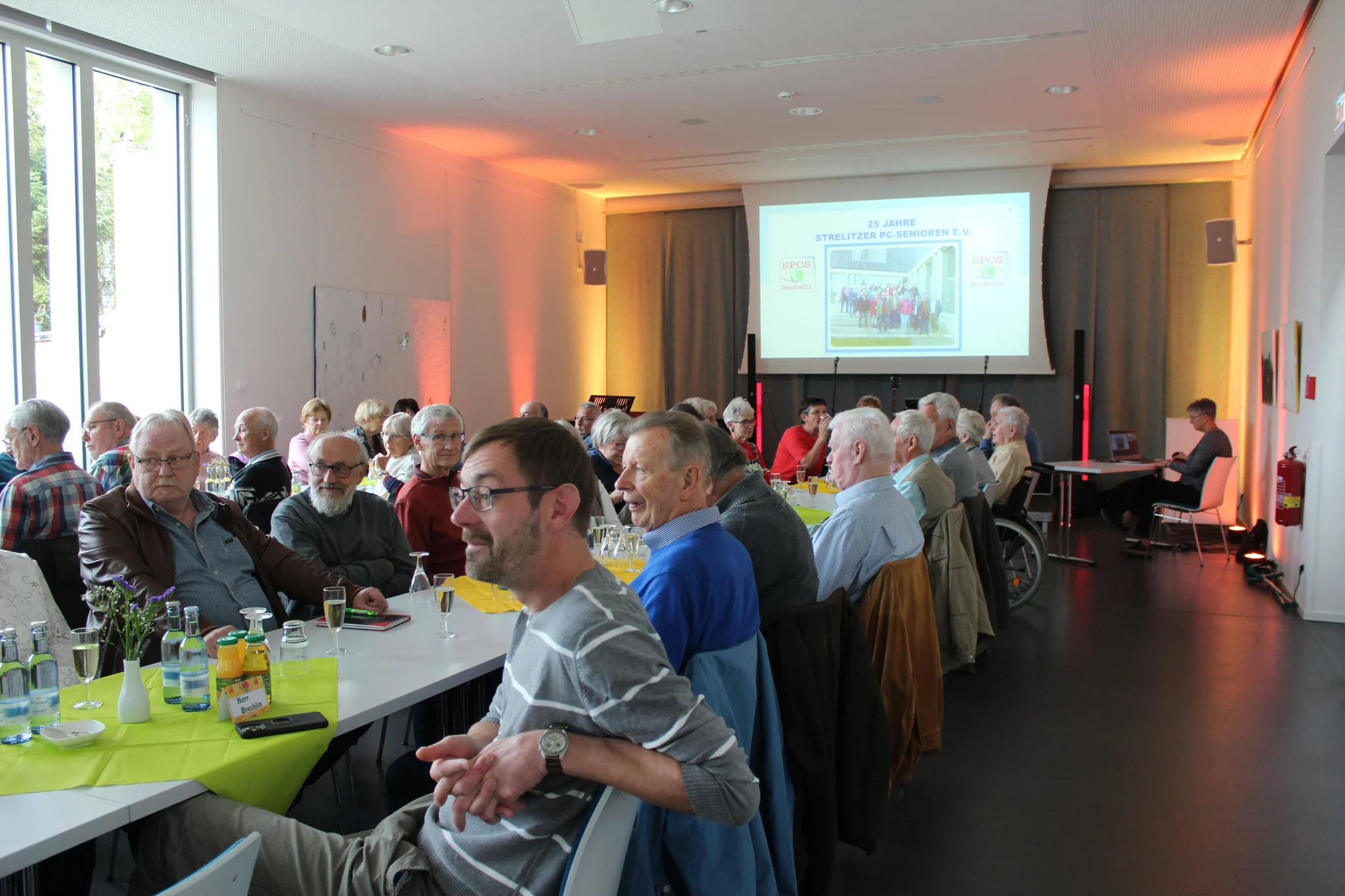 Wie ein einzigartiger Verein für die digitale Teilhabe von Senioren sorgt
